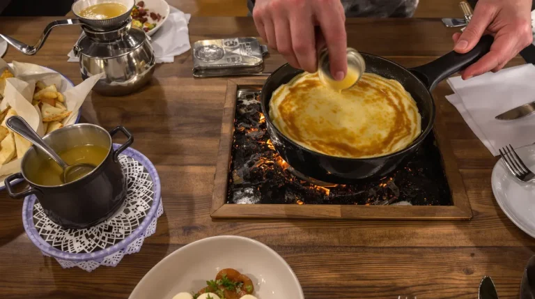 Chandeleur 2026 : les gestes précis de Julie Andrieu pour des crêpes vraiment parfaites